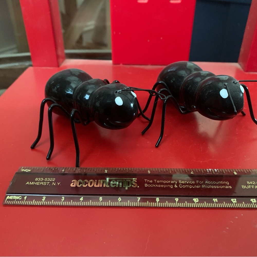 Ant salt and pepper shakers